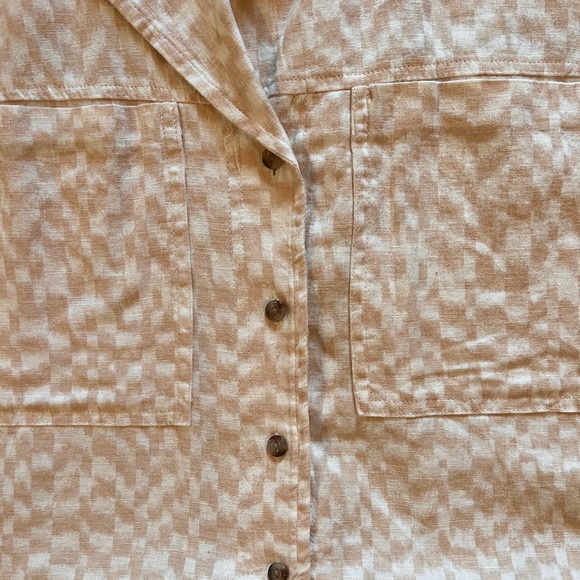Universal Thread button down - Picture 2 of 4